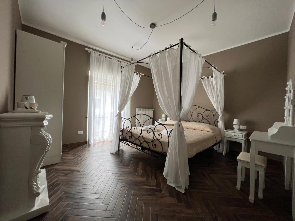 Casa Del Caval Bianco Bed & Breakfast เวนาเรีย เรอาเล ภายนอก รูปภาพ