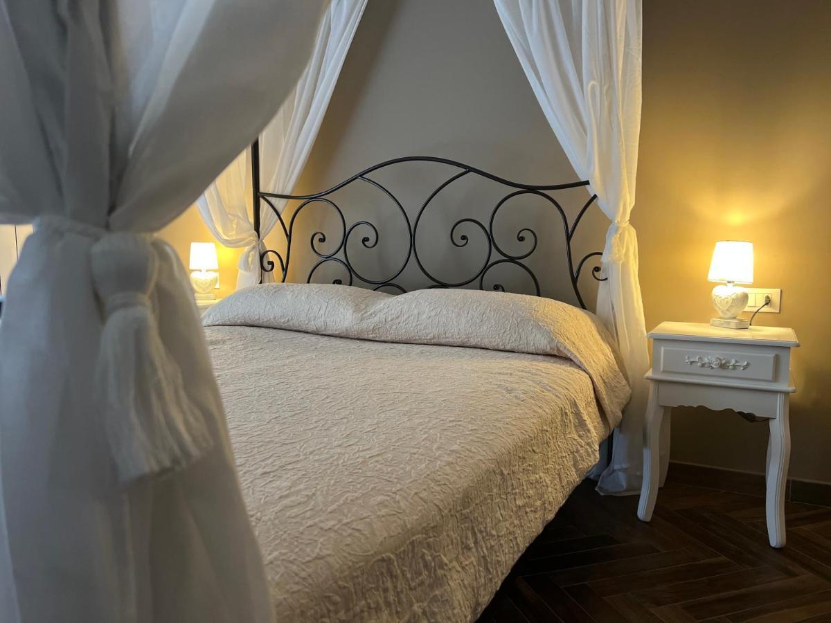 Casa Del Caval Bianco Bed & Breakfast เวนาเรีย เรอาเล ภายนอก รูปภาพ