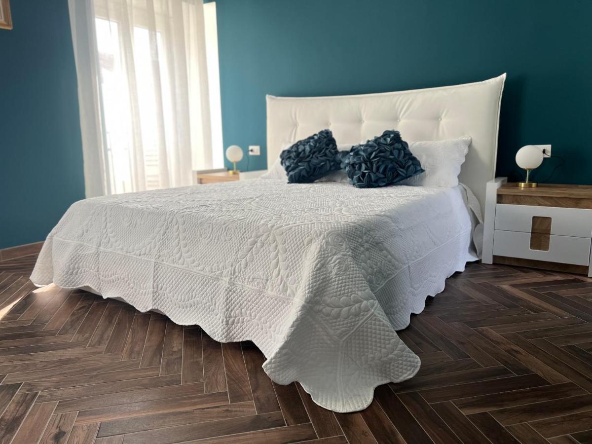 Casa Del Caval Bianco Bed & Breakfast เวนาเรีย เรอาเล ภายนอก รูปภาพ