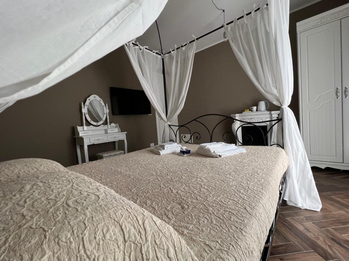 Casa Del Caval Bianco Bed & Breakfast เวนาเรีย เรอาเล ภายนอก รูปภาพ